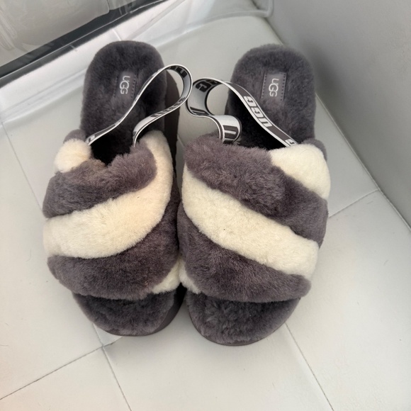 UGG DISCO WEDGE STRIPED SHEARLING SLIPPER SANDALS SIZE 10 SHOES EUC COZY PLUSH - Picture 2 of 4